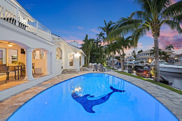 Exterior, Pool, Water