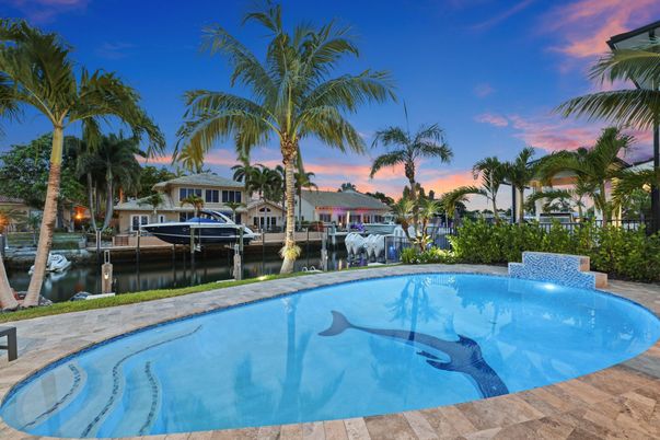 Exterior, Pool, Water
