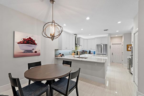 Dining room, Interior, Kitchen, Pendant Lights, Recessed Lighting, Stainless Steel Appliances