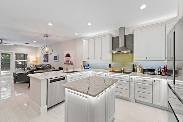 Interior, Kitchen, Living room, Pendant Lights, Recessed Lighting, Stainless Steel Appliances