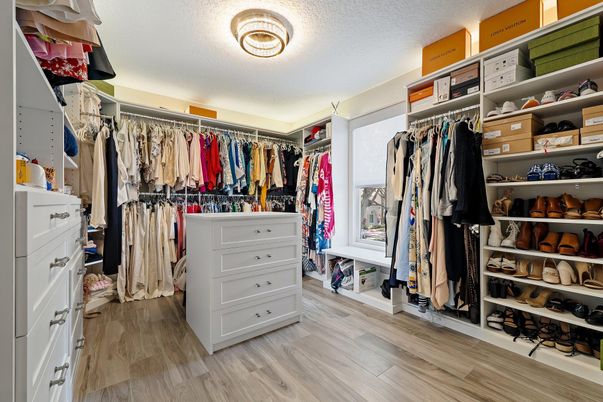 Interior, Walk-in Closets, Wood Texture Flooring