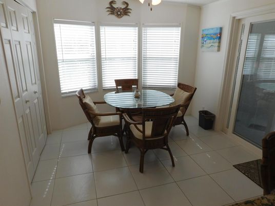 Dining room, Interior