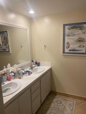 Bathroom, Dual Sink Vanities, Interior, Recessed Lighting