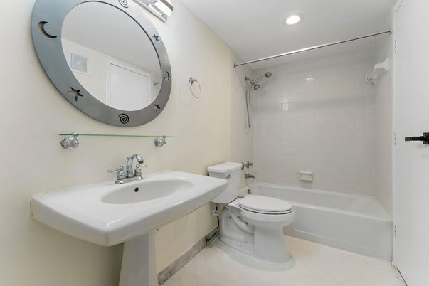 Bathroom, Interior, Recessed Lighting
