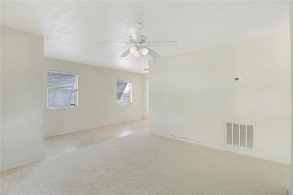 Empty room, Interior