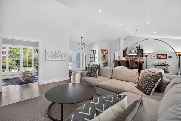 Dining room, Interior, Living room, Pendant Lights, Recessed Lighting, Wood Texture Flooring