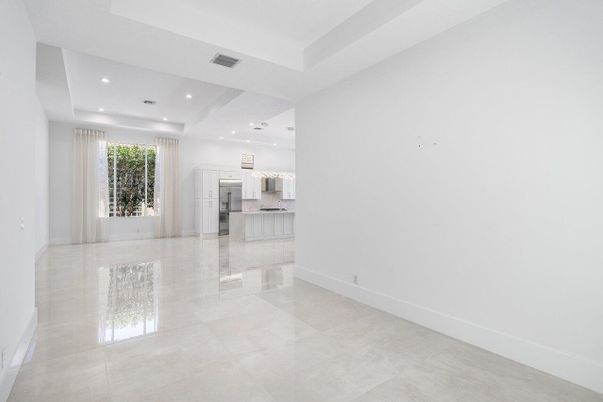 Empty room, Interior, Kitchen, Recessed Lighting