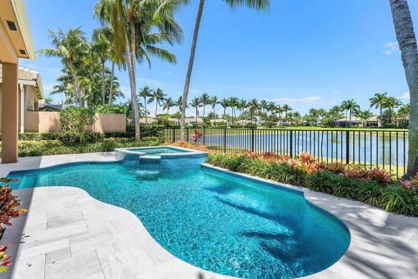 Exterior, Pool, Water
