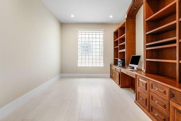 Home Office, Interior, Recessed Lighting, Wood Texture Flooring