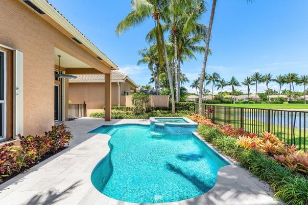 Exterior, Pool, Water