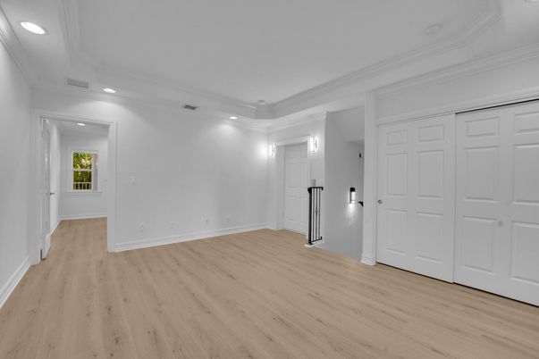 Empty room, Interior, Recessed Lighting, Wood Texture Flooring