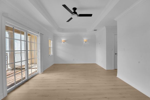 Empty room, Interior, Recessed Lighting, Wood Texture Flooring