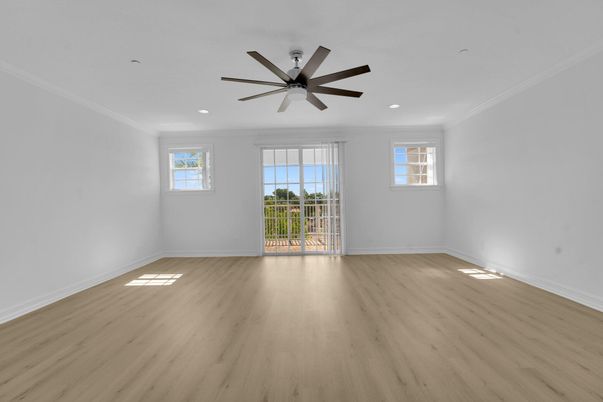 Empty room, Interior, Recessed Lighting, Wood Texture Flooring