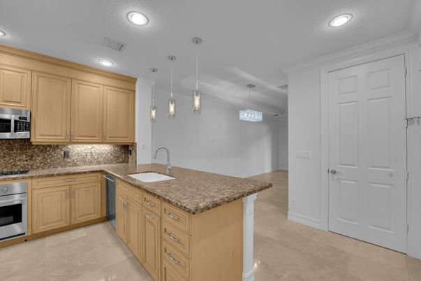 Interior, Kitchen, Pendant Lights, Recessed Lighting, Stainless Steel Appliances