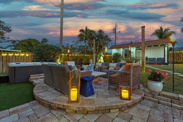Exterior, Hot Tub