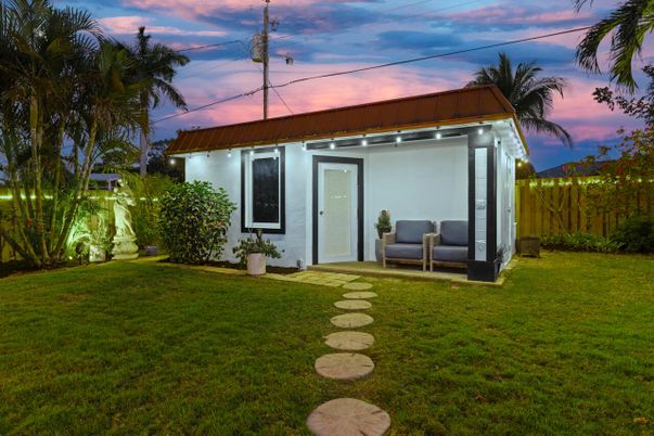 Backyard, Exterior