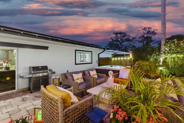 Exterior, Hot Tub