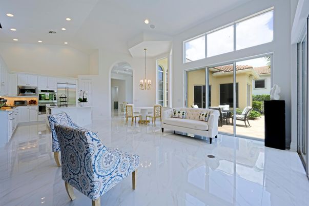 Chandelier, Dining room, Interior, Kitchen, Marble, Recessed Lighting, Stainless Steel Appliances