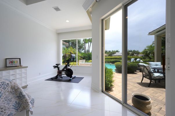 Fitness Equipment, Interior, Recessed Lighting, Water
