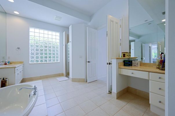 Bathroom, Interior, Recessed Lighting