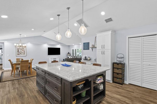 Chandelier, Dining room, Interior, Kitchen, Pendant Lights, Recessed Lighting, Wood Texture Flooring