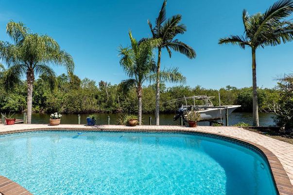 Exterior, Pool, Water