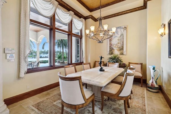 Chandelier, Dining room, Interior