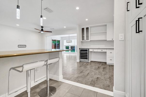 Interior, Pendant Lights, Recessed Lighting, Wood Texture Flooring