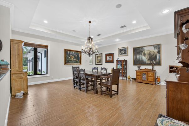 Chandelier, Dining room, Interior, Recessed Lighting, Wood Texture Flooring