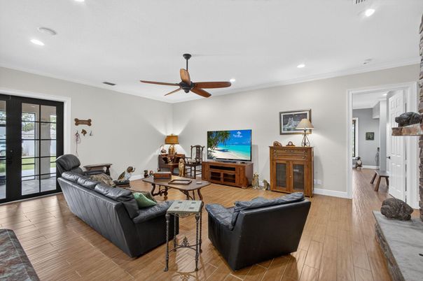 Interior, Living room, Recessed Lighting, Wood Texture Flooring