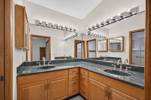 Bathroom, Dual Sink Vanities, Interior