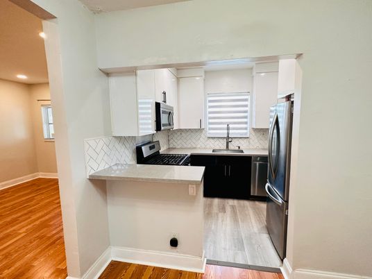 Interior, Kitchen, Recessed Lighting, Wood Texture Flooring