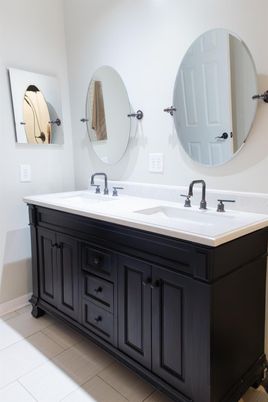 Bathroom, Dual Sink Vanities, Interior