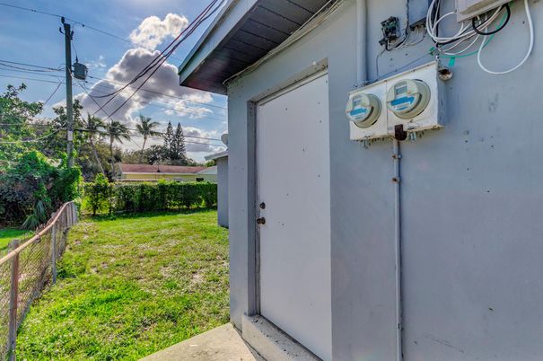 Backyard, Exterior
