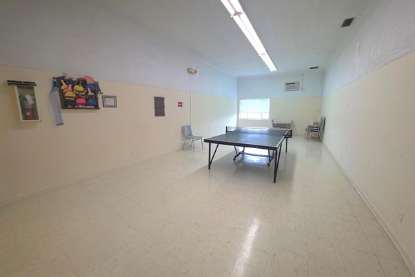 Game Room, Interior