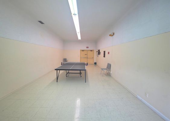 Game Room, Interior