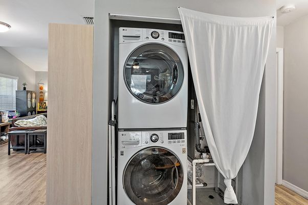 Interior, Utility Closets, Washer, Wood Texture Flooring