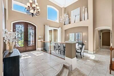 Chandelier, Dining room, Interior