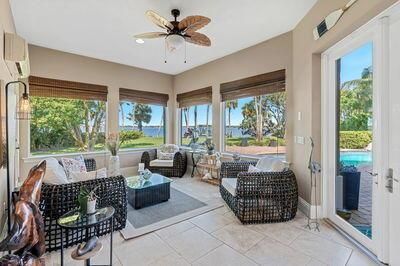 Interior, Living room, Recessed Lighting, Water