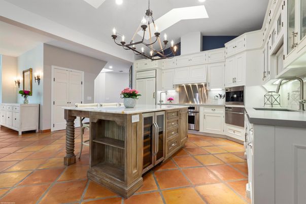 Chandelier, Interior, Kitchen, Recessed Lighting, Stainless Steel Appliances