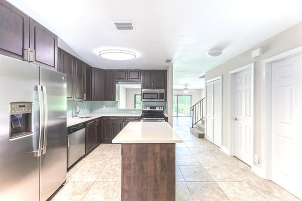 Interior, Kitchen, Stainless Steel Appliances