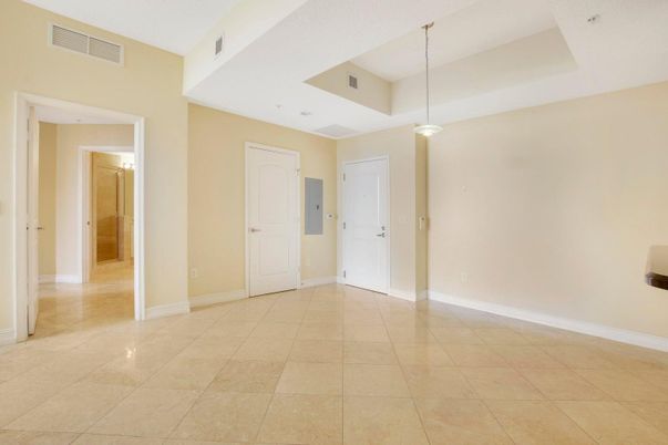 Empty room, Interior, Pendant Lights