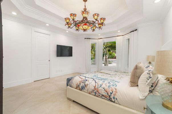 Bedroom, Chandelier, Interior, Recessed Lighting