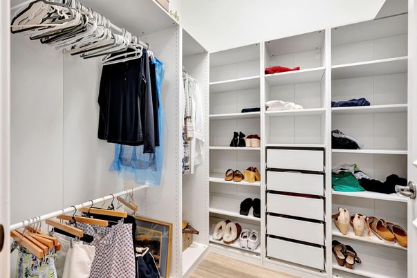 Interior, Walk-in Closets, Wood Texture Flooring