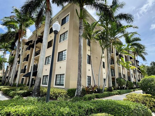 Exterior, Facade, Condo Building