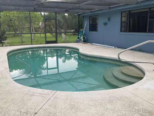 Interior, Pool, Sun Room