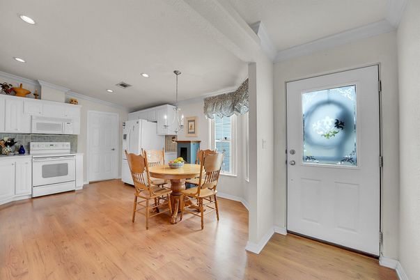 Dining room, Interior, Kitchen, Pendant Lights, Recessed Lighting, Wood Texture Flooring