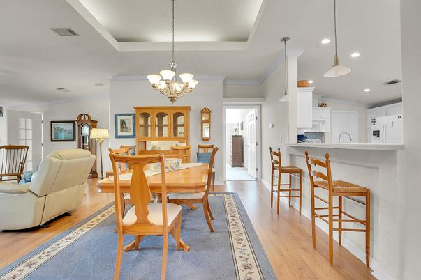 Chandelier, Dining room, Interior, Kitchen, Pendant Lights, Recessed Lighting, Wood Texture Flooring