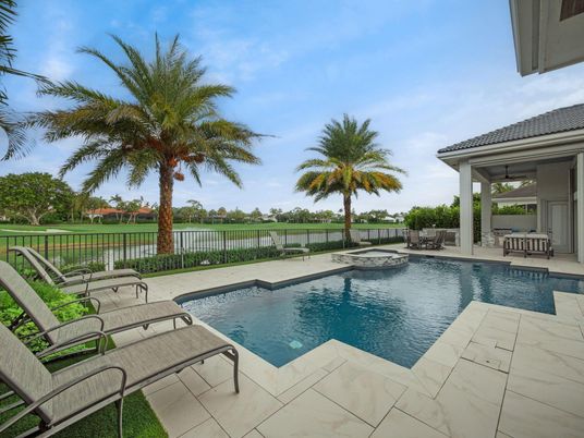 Exterior, Pool, Water
