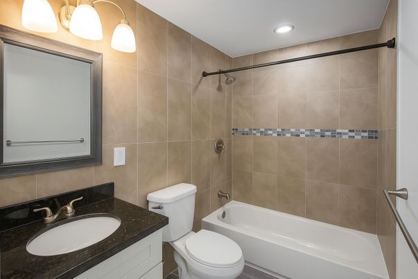 Bathroom, Interior, Recessed Lighting